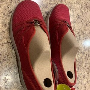 Bzees Red Comfort Slip-On Shoes Sz 9